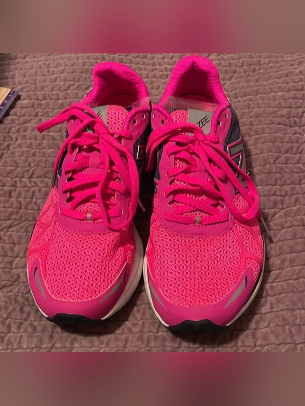 New Balance Womens Sneakers Size 7.5 - Picture 2 of 5